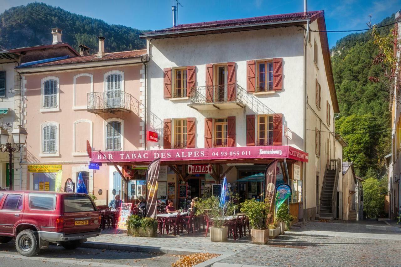 Relais Des Alpes Hotel Guillaumes Buitenkant foto